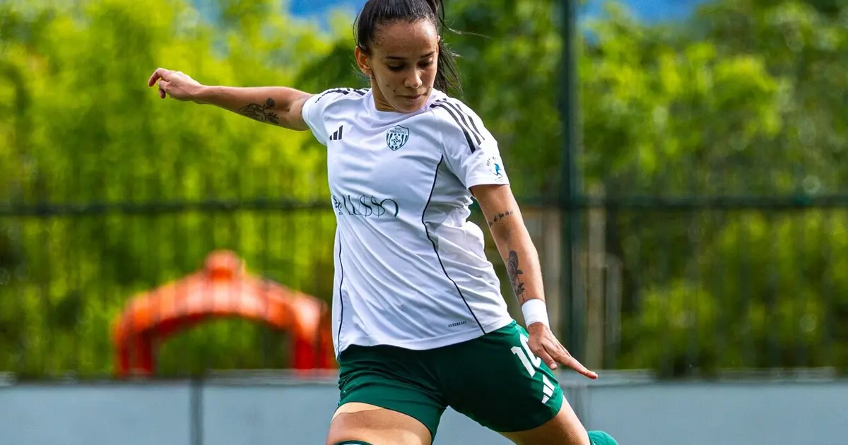 FUTEBOL EM ALERTA: Brasileira Thaisa Assunção projeta estreia na Champions League Feminina - LANCE!