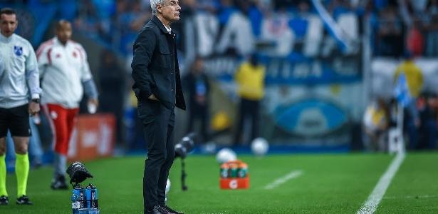 FUTEBOL EM ALERTA: 'Três Grêmios': Tricolor vive contraste em casa, fora e na Copa do Brasil